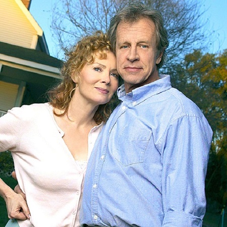 Jean Smart posing with her husband Richard